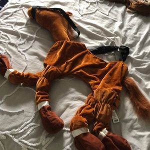 Kids horse costume with adjustable straps